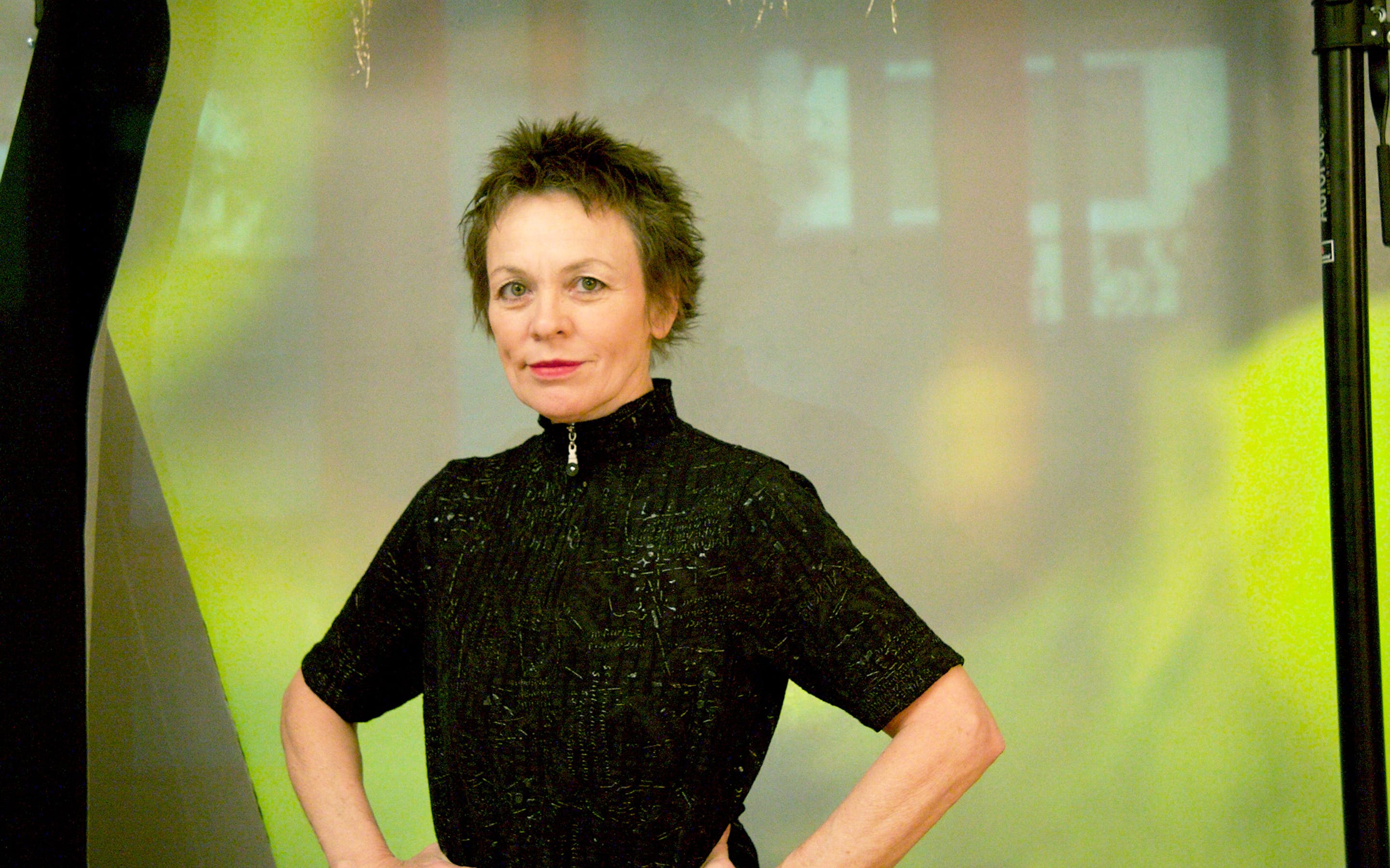 Lee Vul in De neiging hebben Walker Art Center and the Saint Paul Chamber Orchestra's Liquid Music  Series present performance artist pioneer Laurie Anderson's Dirtday!  Tickets on pre-sale to Walker Members and SPCO subscribers until May 17