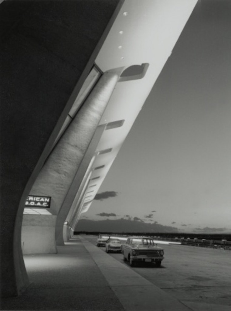 Eero Saarinen, Dulles International Airport Terminal, Chantilly, Virginia, circa 1963