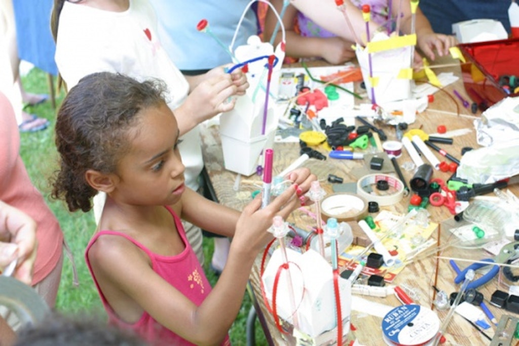 Art lab activity in the Minneapolis Sculpture Garden, June 2003