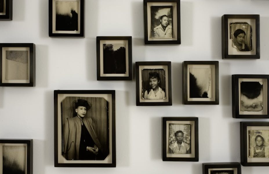 Lorna Simpson, Please remind me of who I am (detail), 2009