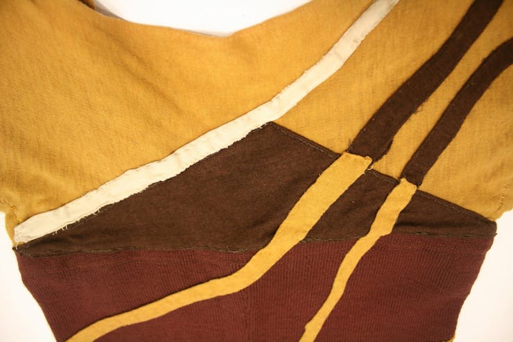 Totem Ancestor (1942) neckline detail