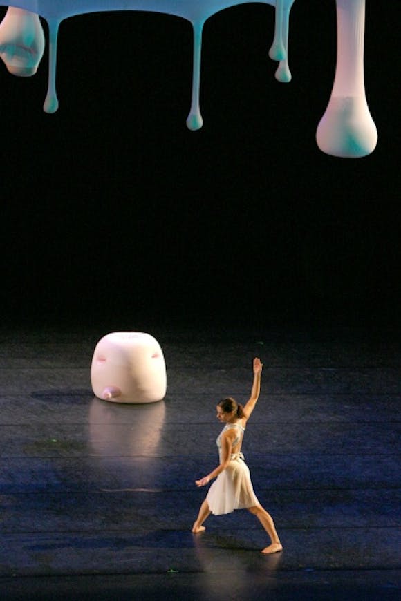 Merce Cunningham Dance Company performing Views on Stage&nbsp;(2004)