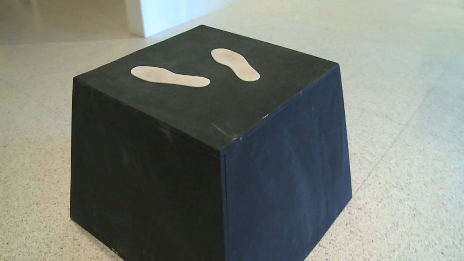 Piero Manzoni's Base Magica -- Scultura Vivente