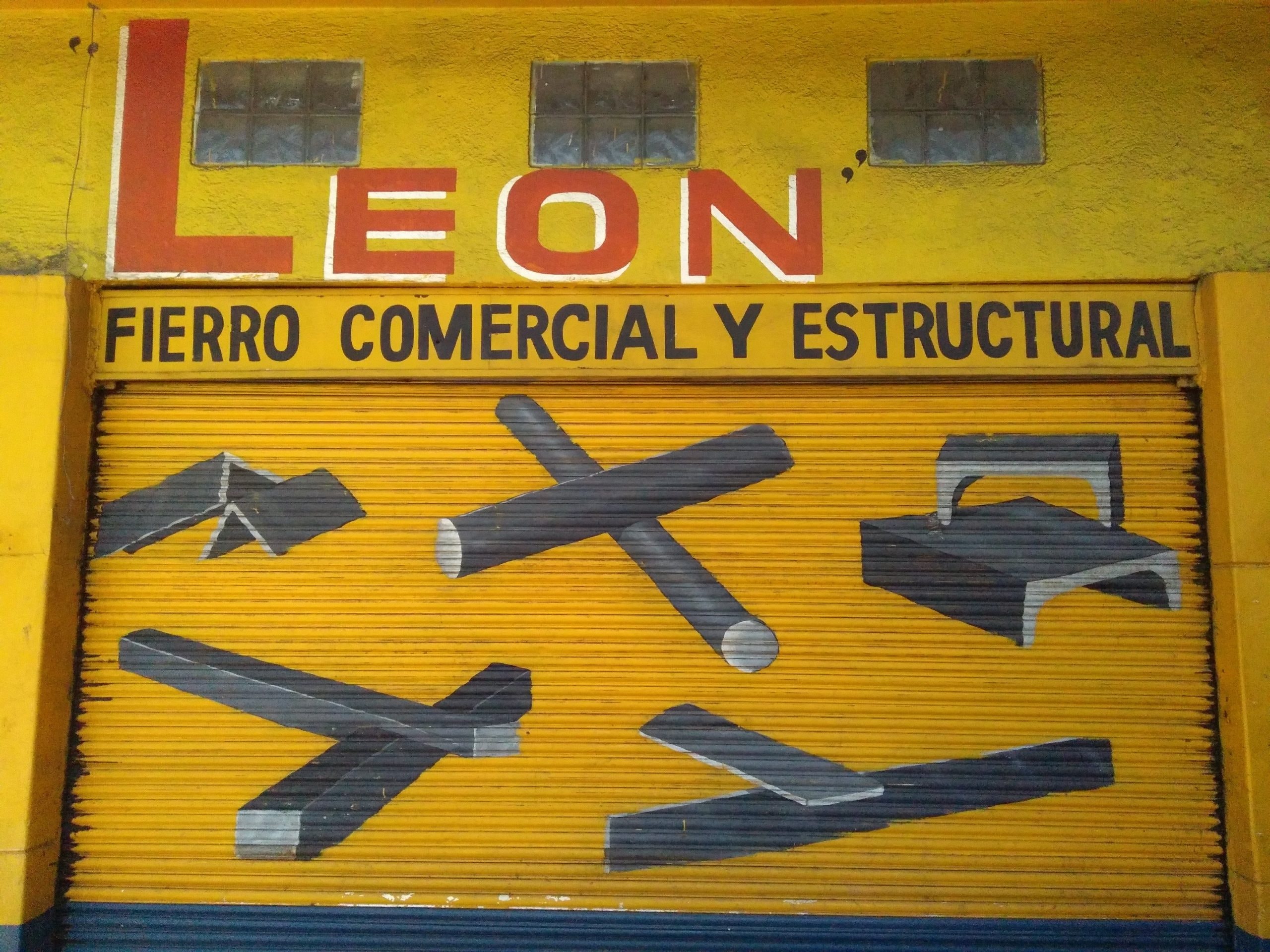 Structural and commercial iron graphic in Mexico City.