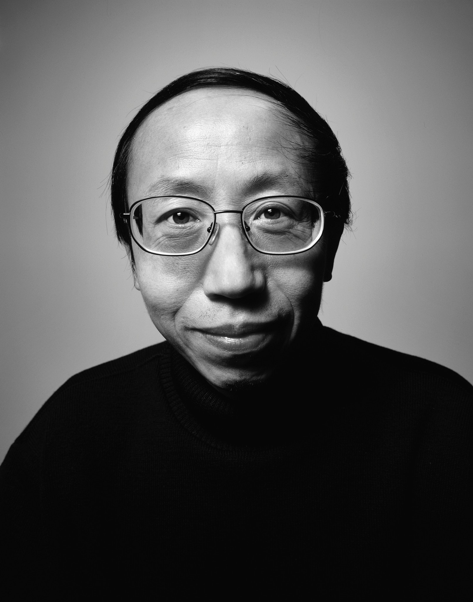B/W photo of Huang Yong Ping